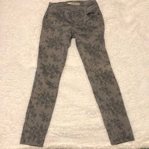 Old Navy rockstar stretchy jeans